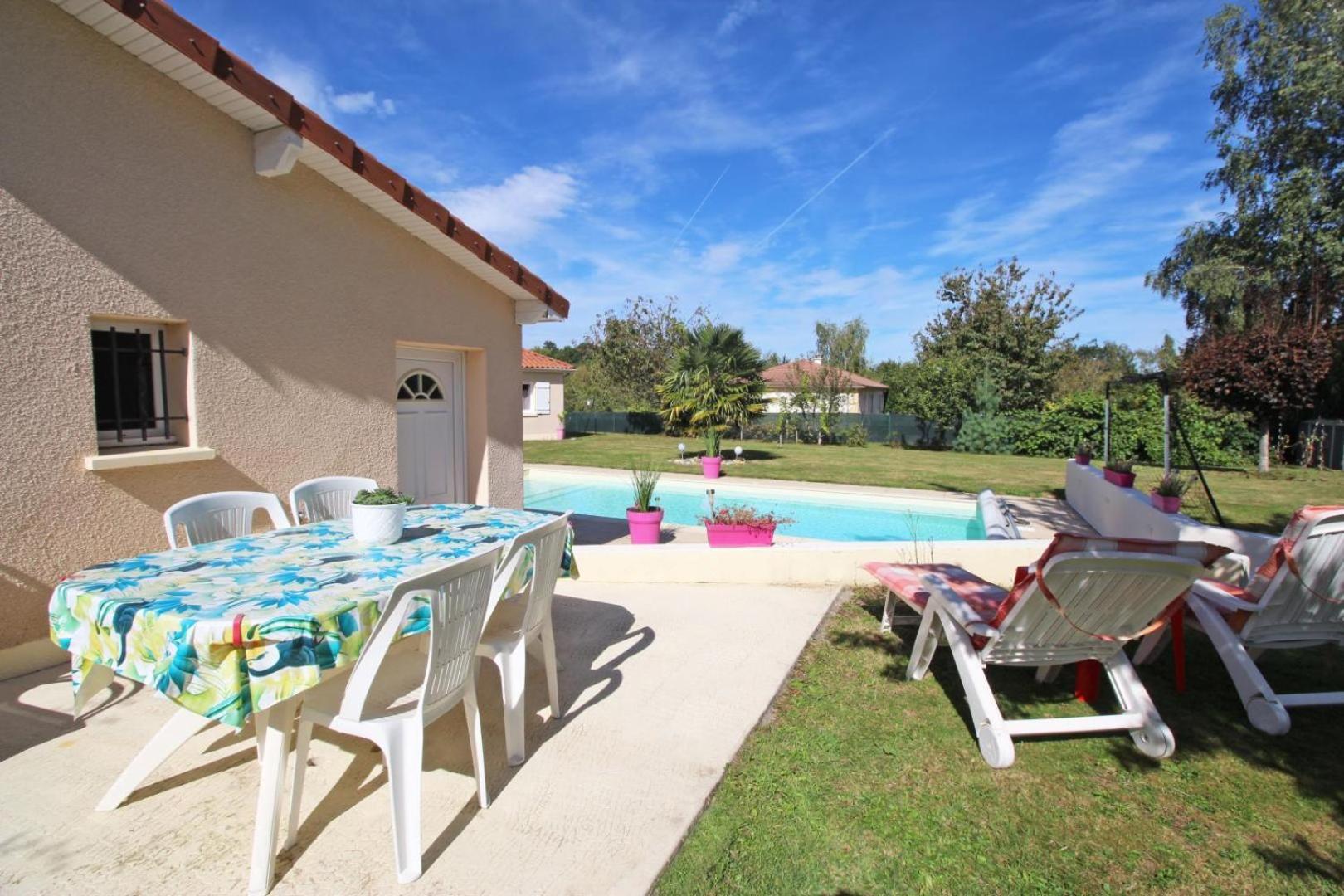 Les Carpes A Limoges Bed & Breakfast Exterior photo