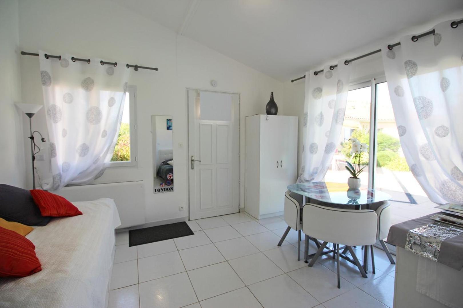 Les Carpes A Limoges Bed & Breakfast Exterior photo